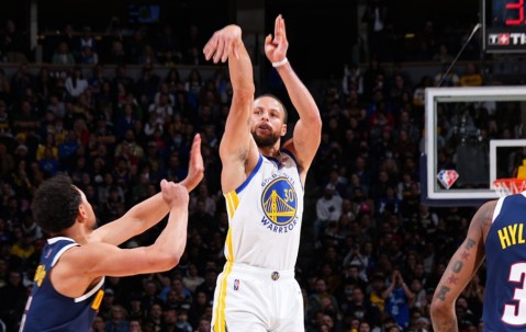 LOL官网-尼斯训练开放日，清晨迎来里程碑引欢呼，亚冠在即，更衣室氛围转暖